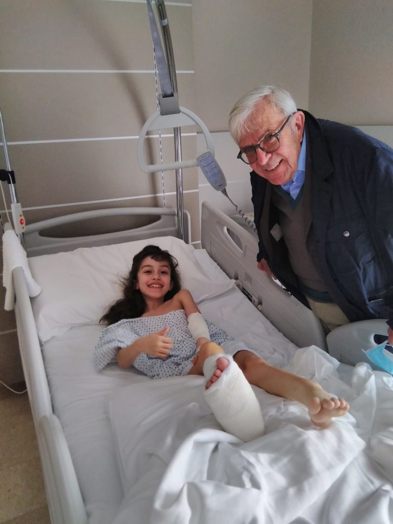 Con il dottor Gianni Vercellio dopo l'operazione di Marta